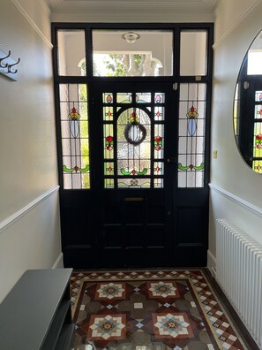 Interior - Stunning family home, large garden and playroom  (London)