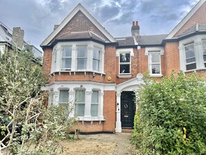 Exterior - Stunning family home, large garden and playroom  (London)