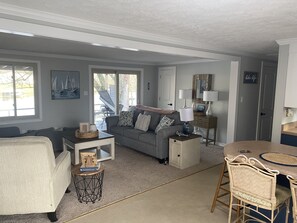 スマートテレビ、暖炉