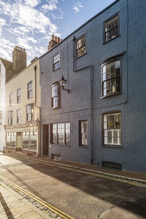 Exterior - The Old Post Office - Truly unique, quirky house (Ramsgate)