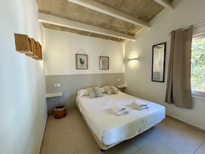2 chambres, fer et planche à repasser, lit de bébé portatif, Wi-Fi