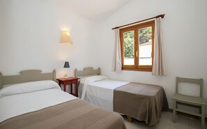 3 dormitorios, tabla de planchar con plancha, cuna de viaje y wifi