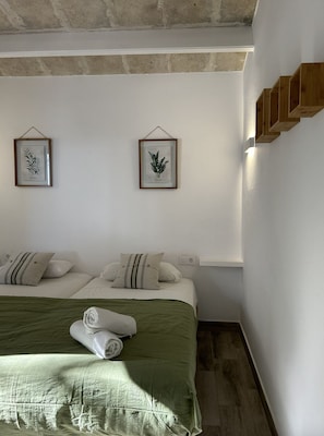 2 chambres, fer et planche à repasser, lit de bébé portatif, Wi-Fi