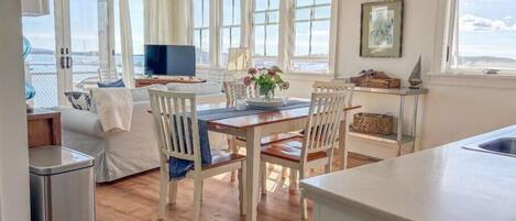 Smart TV, books