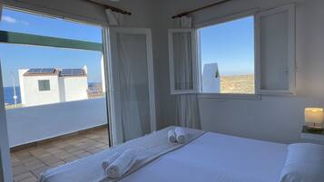 4 bedrooms, iron/ironing board, travel cot, WiFi