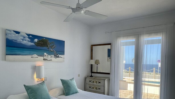 3 bedrooms, iron/ironing board, travel crib, WiFi