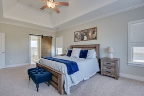 4 Schlafzimmer, Zimmersafe, Schreibtisch, Bügeleisen/Bügelbrett