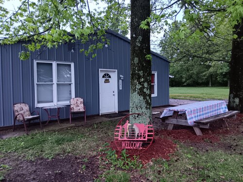 3 Bdr  Getaway  Hunters, Fishermen,  Racers Vendors parking for your equipment!
