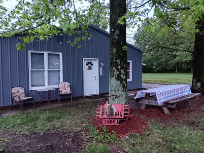 3 Bdr Getaway Hunters, Fishermen, Racers Vendors parking for your equipment!