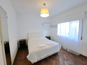 2 bedrooms, iron/ironing board, free WiFi, bed sheets - Encantador Departamento EN EL Corazon DE Salta (Salta)