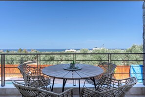 屋外ダイニングエリア