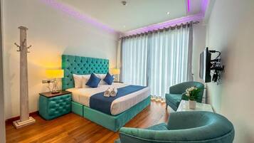 Deluxe Double Room, 1 King Bed, Jetted Tub, Lake View | Egyptian cotton sheets, premium bedding, free WiFi, bed sheets