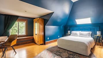1 bedroom, desk, iron/ironing board, WiFi