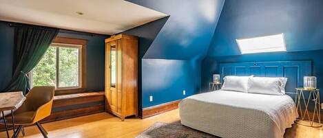 1 bedroom, desk, iron/ironing board, WiFi