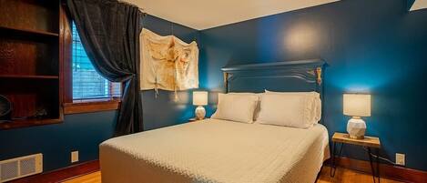 1 bedroom, iron/ironing board, WiFi, bed sheets