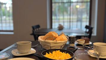 Free daily continental breakfast