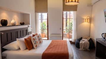 Quarto premier | Frigobar, cofres nos quartos, escrivaninha