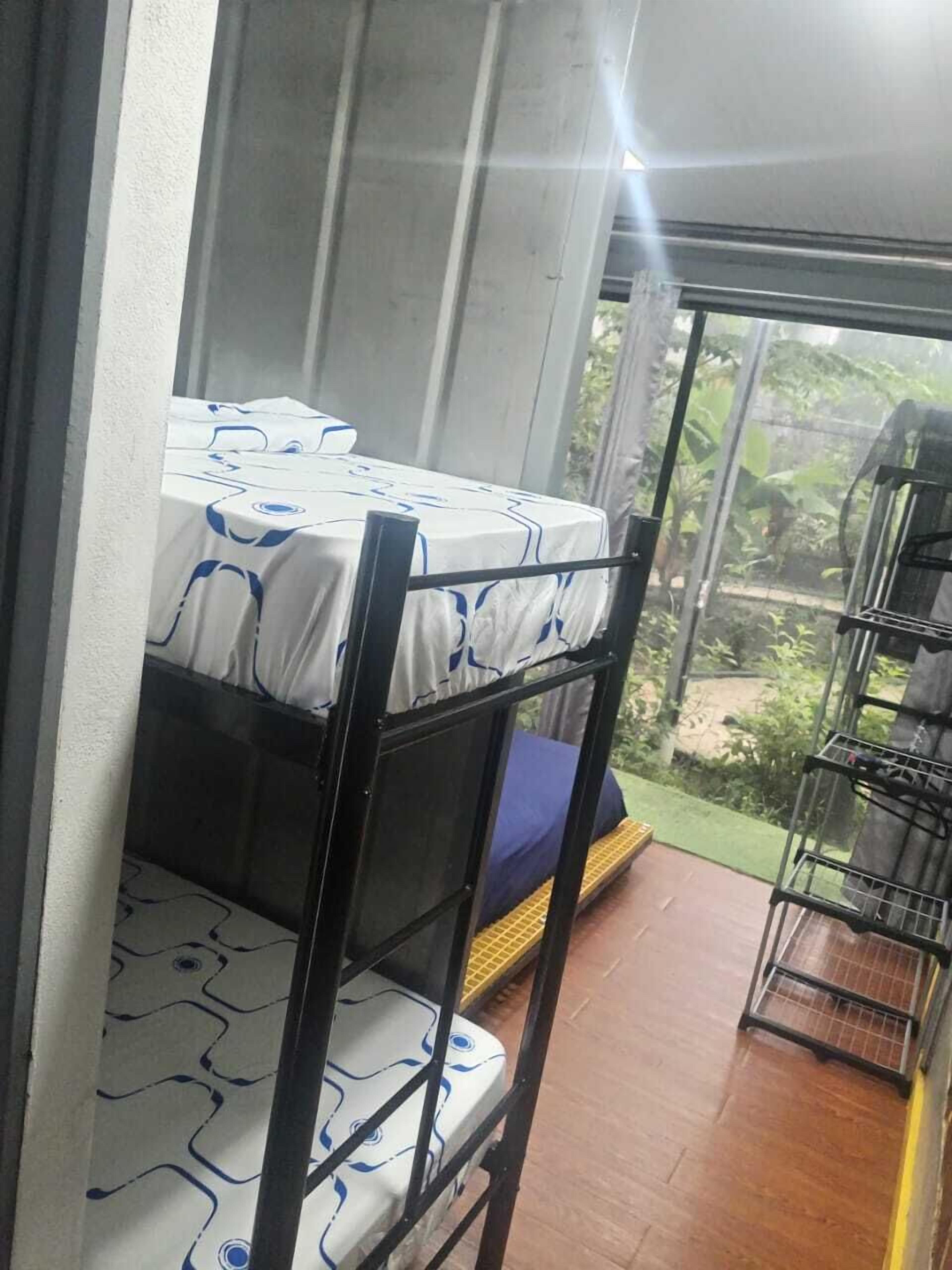 Photo - Capsule Pupa House