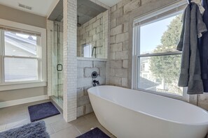 Hair dryer, towels - Charming Cincinnati Home w/ Spacious Deck! (Cincinnati)