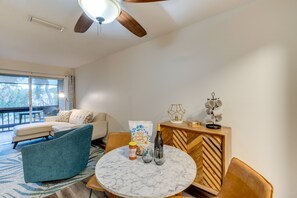 Interior - Quaint Sarasota Condo: 4 Mi to Siesta Key Beach! (Sarasota)