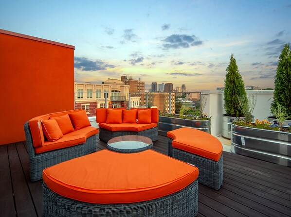 Terrace/patio - Downtown Raleigh Luxury Apartment (Raleigh)