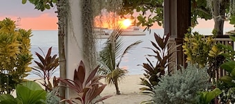 2-bedroom Apt - Enjoy 7 miles of White Sand Beach! by RedAwning