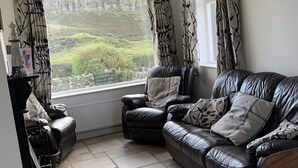 Unclassified image, 5 of 10, button - Captivating 3-bed Cottage in Port na Blagh (Portnablagh)