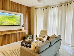 Living area - Falcon Sunset 2br Apt/Free Airport Transportation/Gated Complex /Security  (Montego Bay)