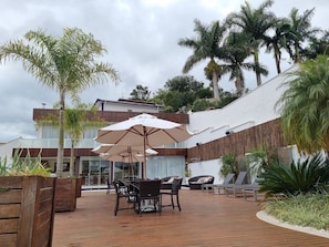 Vila | Tempat makan outdoor