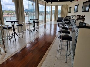 Deluxe Villa | Dining