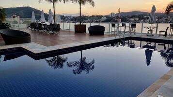 Deluxe Villa | Pool | Outdoor pool