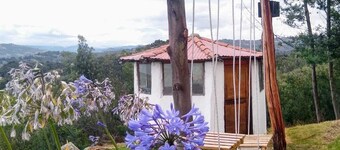 Hermosa Cabaña con un Bello Mirador, Llena de Tranquilidad y Confort