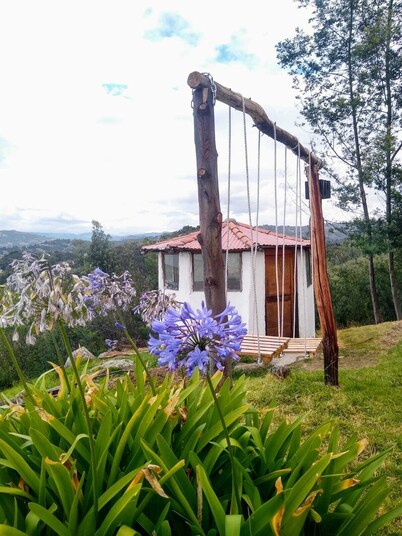 Hermosa Cabaña con un Bello Mirador, Llena de Tranquilidad y Confort