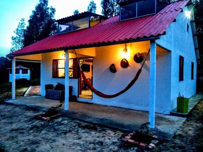 Hermosa Cabaña con un Bello Mirador, Llena de Tranquilidad y Confort