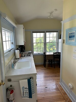 Fridge, microwave, oven, stovetop - Charming 1-Bedroom/bathroom Cottage, Center of Town, parking and outdoor space (Provincetown)
