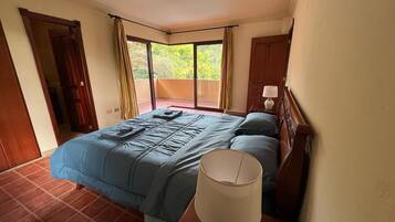 Deluxe Room, 1 Queen Bed, Non Smoking, Pool View | Individually furnished, laptop workspace, free WiFi