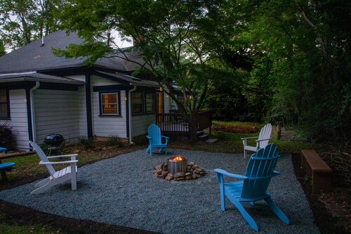 The Cozy Bungalow - Official Historic Home Near UNC!