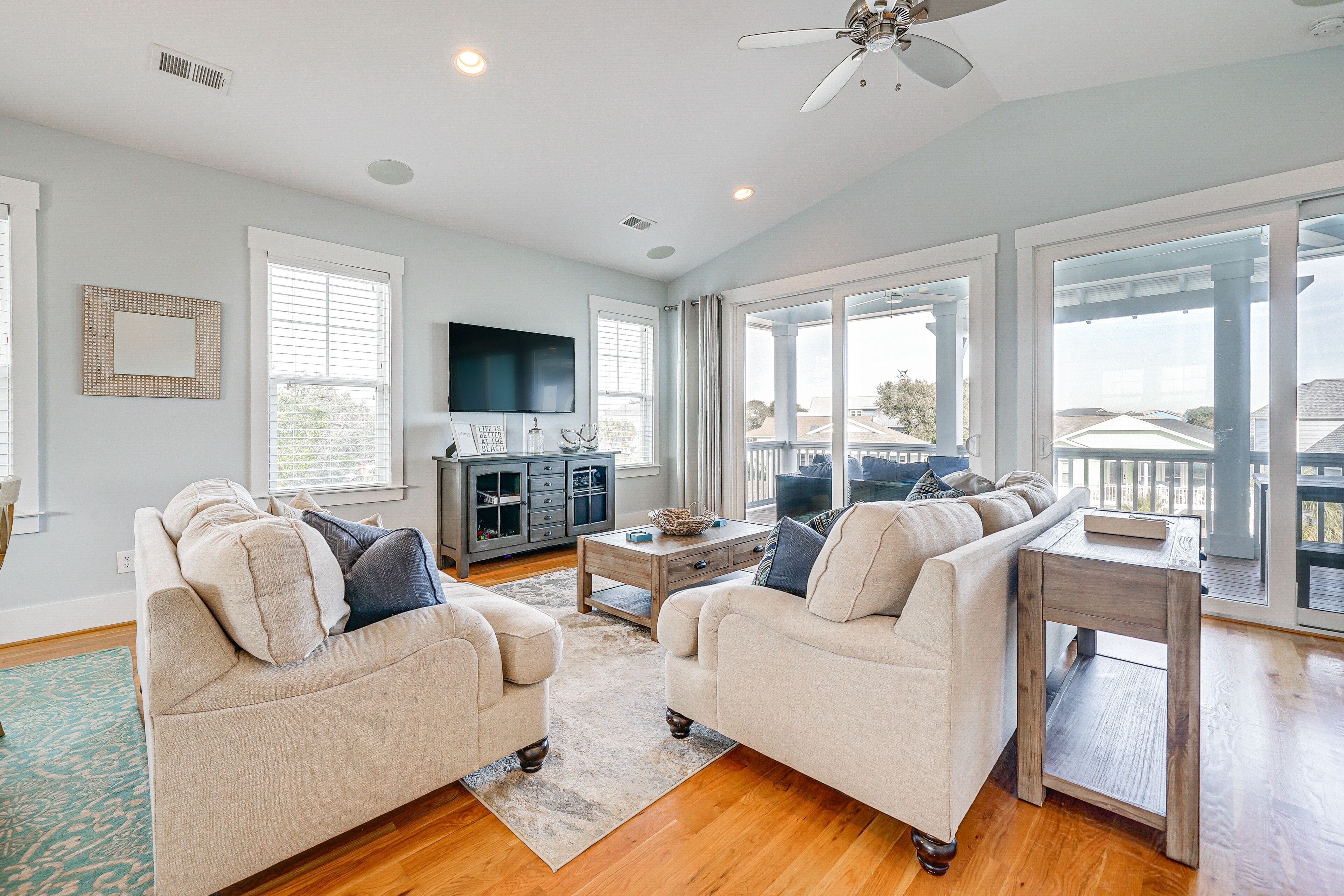 Gorgeous Kure Beach Townhome - Walk to Ocean!
