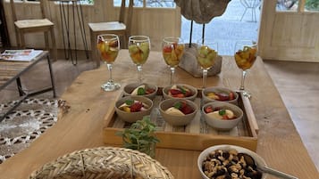 Free daily continental breakfast
