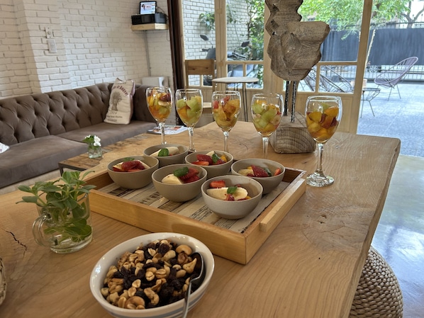 Free daily continental breakfast