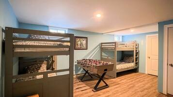 5 Schlafzimmer, Schreibtisch, kostenloses WLAN, Bettwäsche