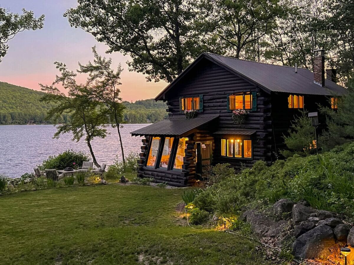 Heartwood | Lakeside Retreat with Incredible Views