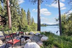 Property grounds - Amazing Lakefront Getaway-sleeps 18 guests, w/private dock, gameroom, spa & more (Hayden)