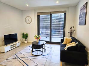Smart TV - Luxury apartment, best of Sydney with easy access to everything. (Epping)