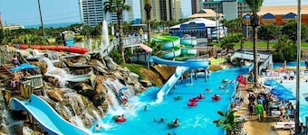 Luxury Beach Oasis~Sleeps 26! FREE Golf Cart~Pool/HotTub~Game Room