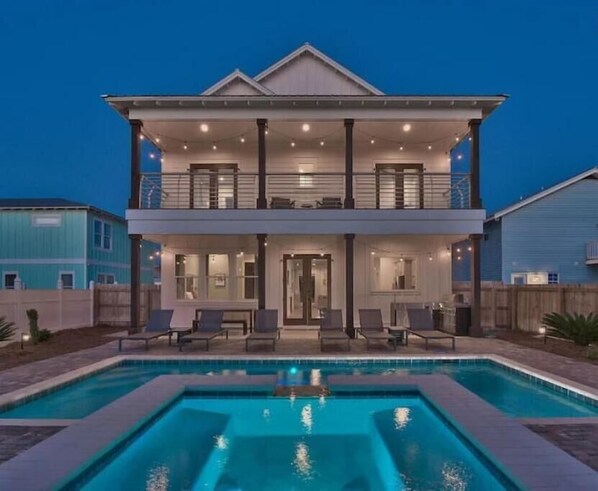 Outdoor pool, a heated pool