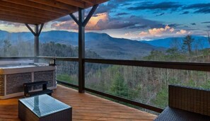 Bañera de hidromasaje al aire libre