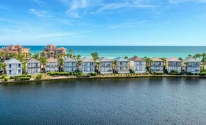 Exterior - Waterfront Villa-Pool-King Bed-Steps to the Sand! (Destin)