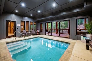 Innenpool, beheizter Pool