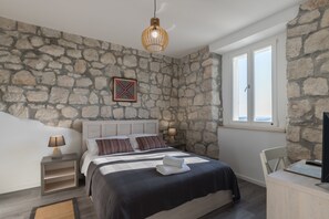 3 makuuhuonetta, silitysrauta/-lauta, Wi-Fi, vuodevaatteet